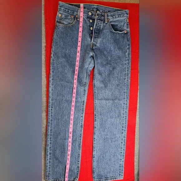 Classic Levi's 501 Jeans - Picture 8 of 10